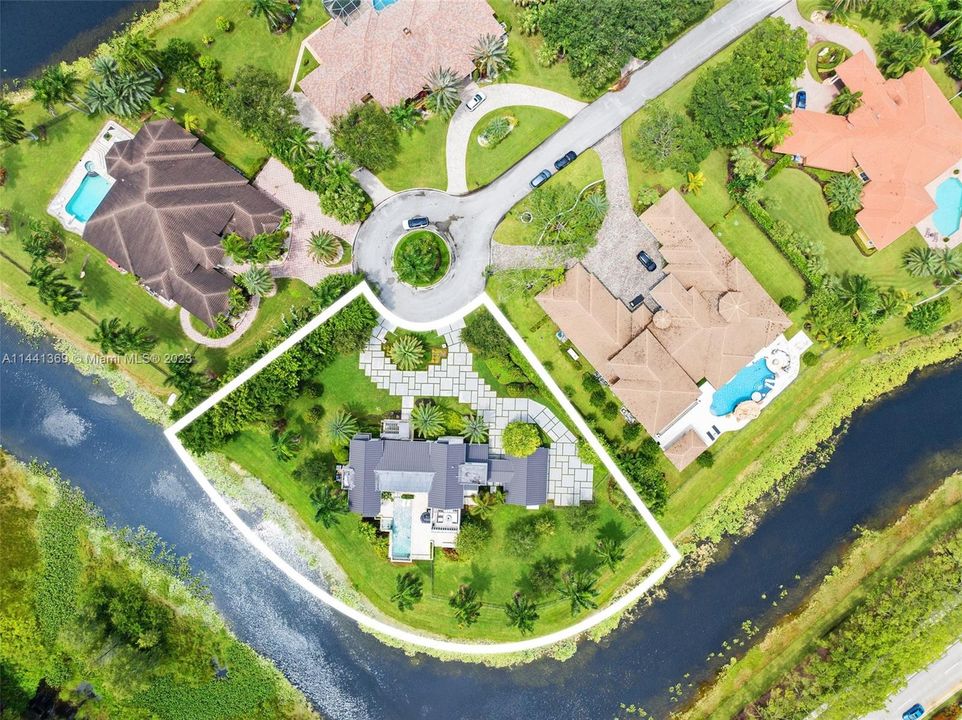 Недавно продано: $3,675,000 (6 спален, 5 ванн, 3926 Квадратных фут)