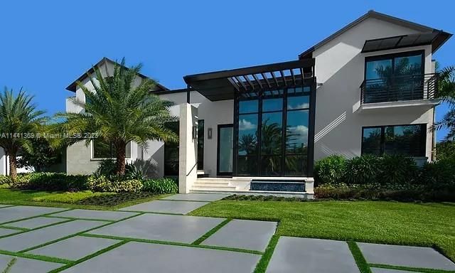 Недавно продано: $3,675,000 (6 спален, 5 ванн, 3926 Квадратных фут)