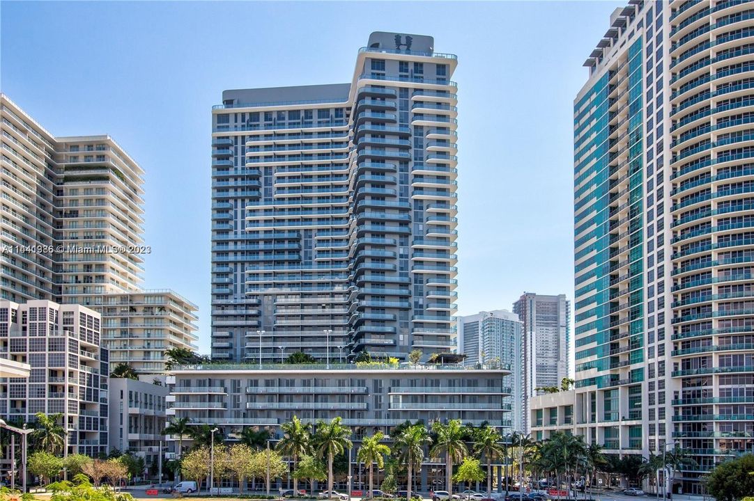 Recently Sold: $589,000 (1 beds, 1 baths, 713 Square Feet)