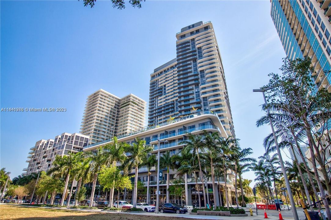 Recently Sold: $589,000 (1 beds, 1 baths, 713 Square Feet)