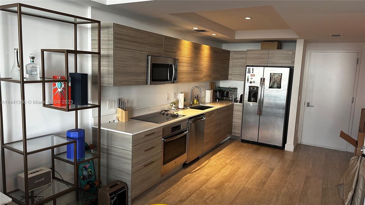 Recently Sold: $589,000 (1 beds, 1 baths, 713 Square Feet)