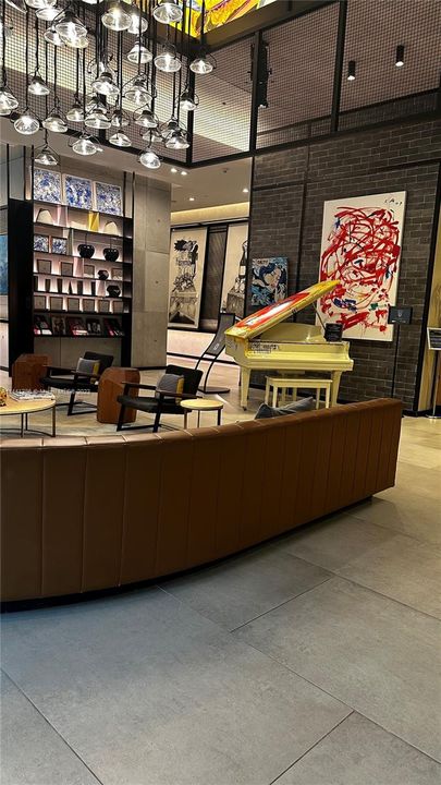 Recently Sold: $589,000 (1 beds, 1 baths, 713 Square Feet)