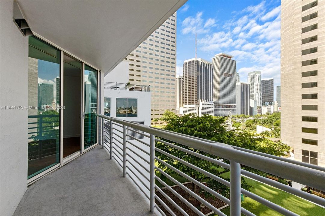 Recently Sold: $459,000 (1 beds, 1 baths, 846 Square Feet)