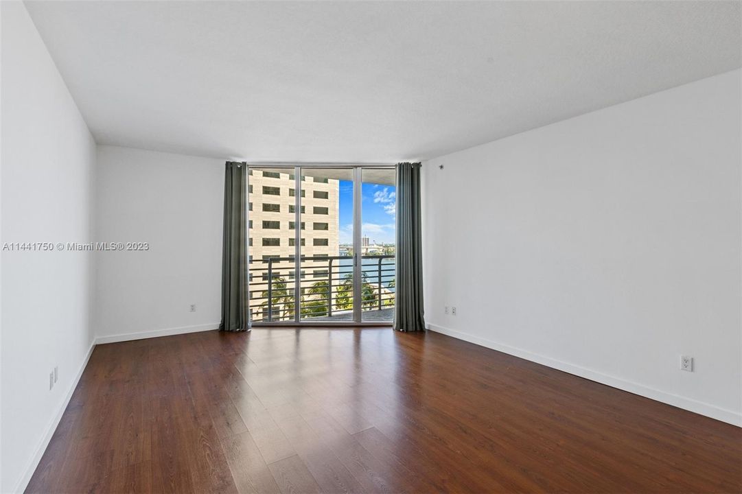 Recently Sold: $459,000 (1 beds, 1 baths, 846 Square Feet)