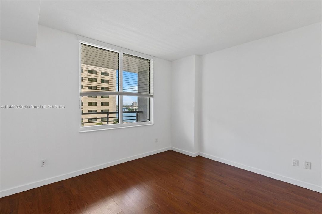 Recently Sold: $459,000 (1 beds, 1 baths, 846 Square Feet)