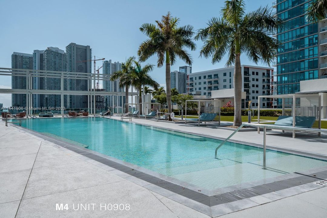 Recently Sold: $495,000 (1 beds, 1 baths, 861 Square Feet)