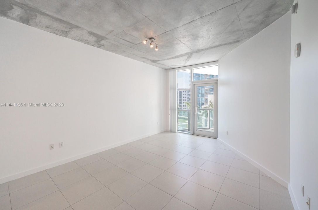 Recently Sold: $495,000 (1 beds, 1 baths, 861 Square Feet)