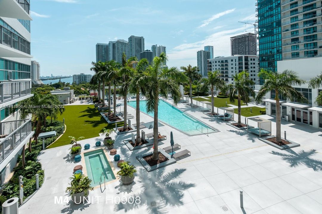 Recently Sold: $495,000 (1 beds, 1 baths, 861 Square Feet)