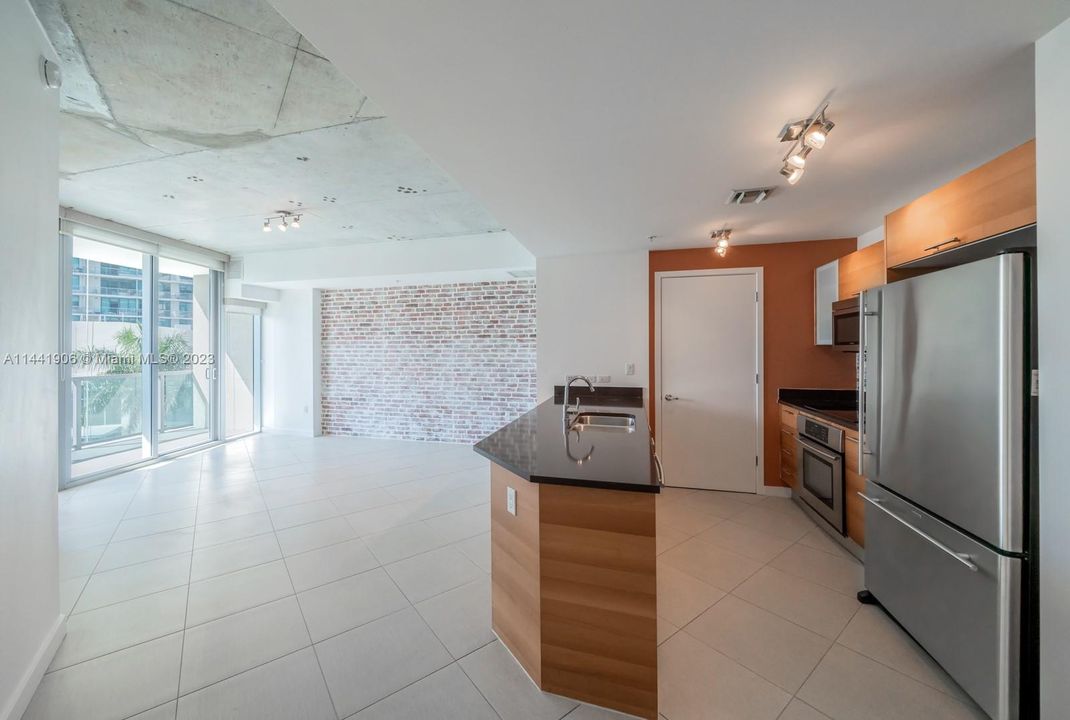 Recently Sold: $495,000 (1 beds, 1 baths, 861 Square Feet)