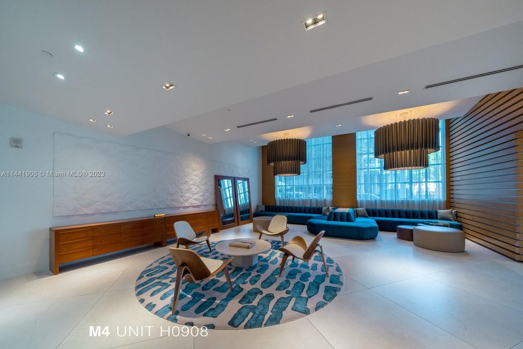 Recently Sold: $495,000 (1 beds, 1 baths, 861 Square Feet)