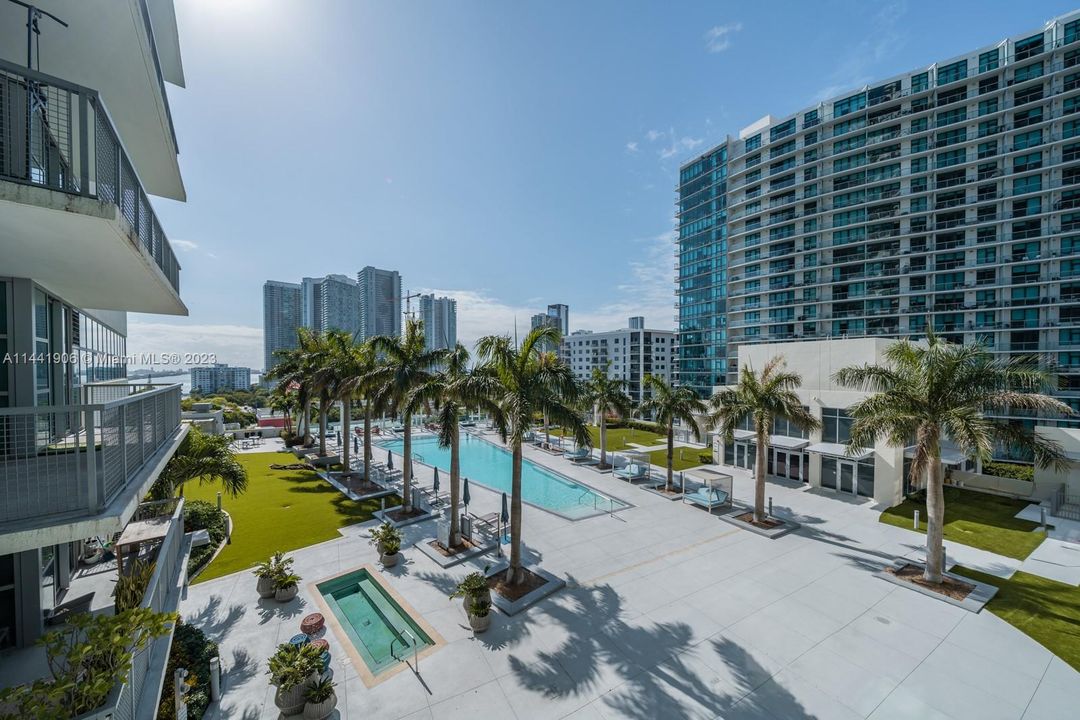 Recently Sold: $495,000 (1 beds, 1 baths, 861 Square Feet)