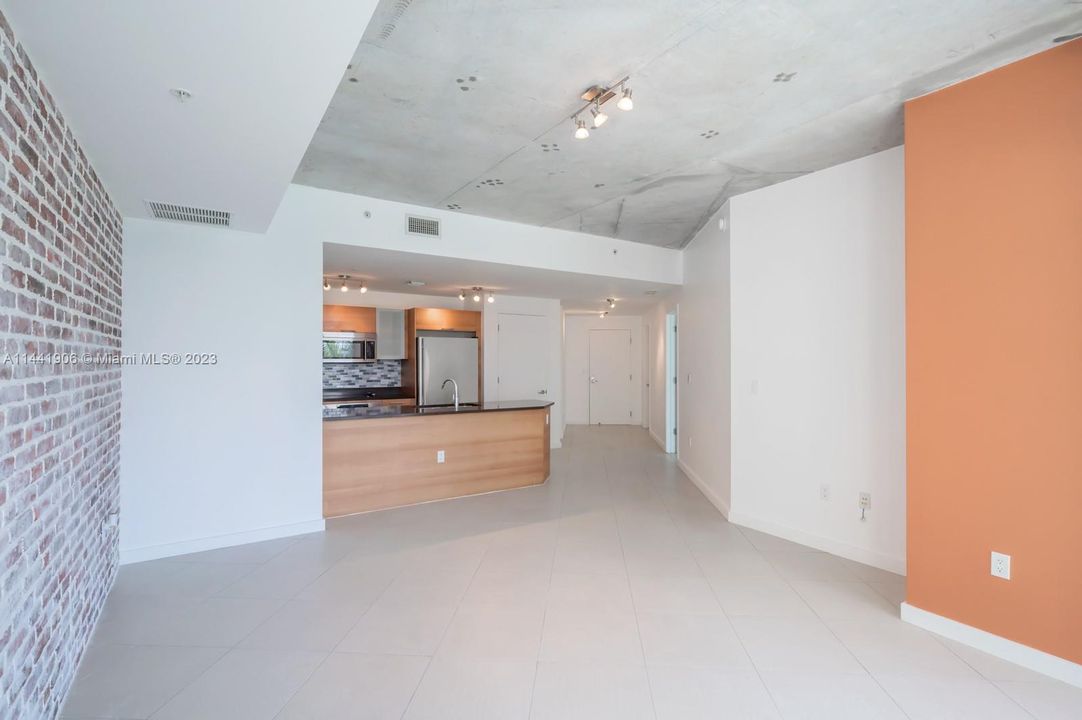 Recently Sold: $495,000 (1 beds, 1 baths, 861 Square Feet)