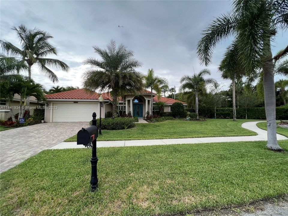 Recently Sold: $1,125,000 (3 beds, 3 baths, 2391 Square Feet)