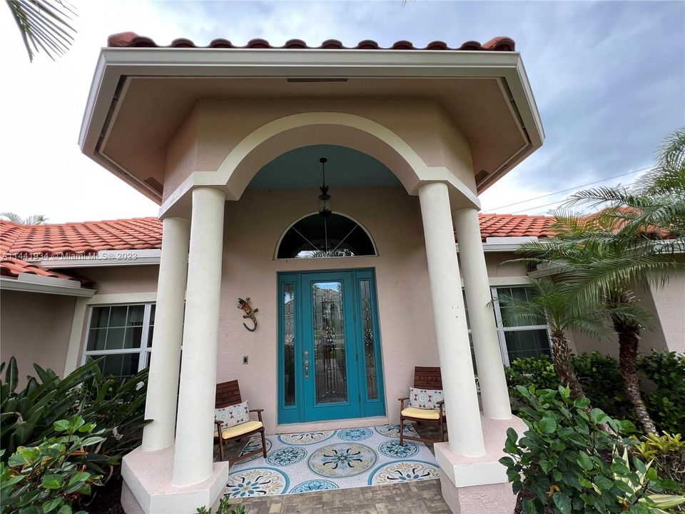 Recently Sold: $1,125,000 (3 beds, 3 baths, 2391 Square Feet)