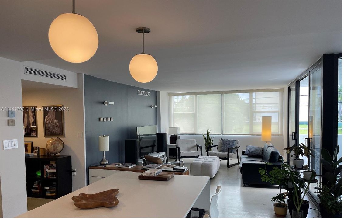 Недавно продано: $799,000 (2 спален, 2 ванн, 1640 Квадратных фут)