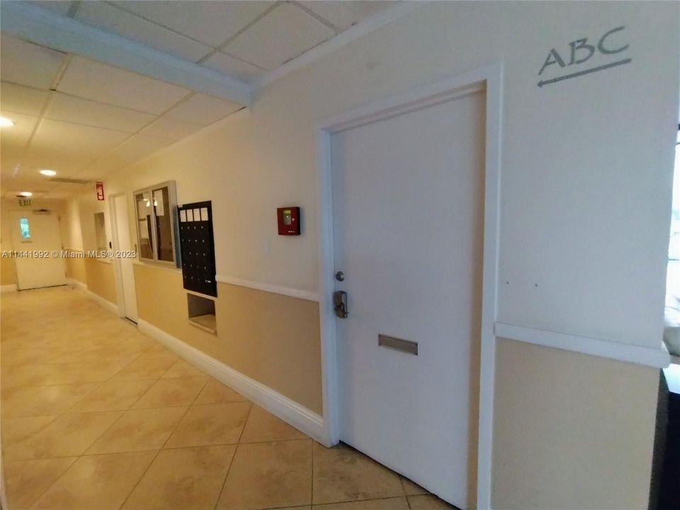 Недавно продано: $799,000 (2 спален, 2 ванн, 1640 Квадратных фут)