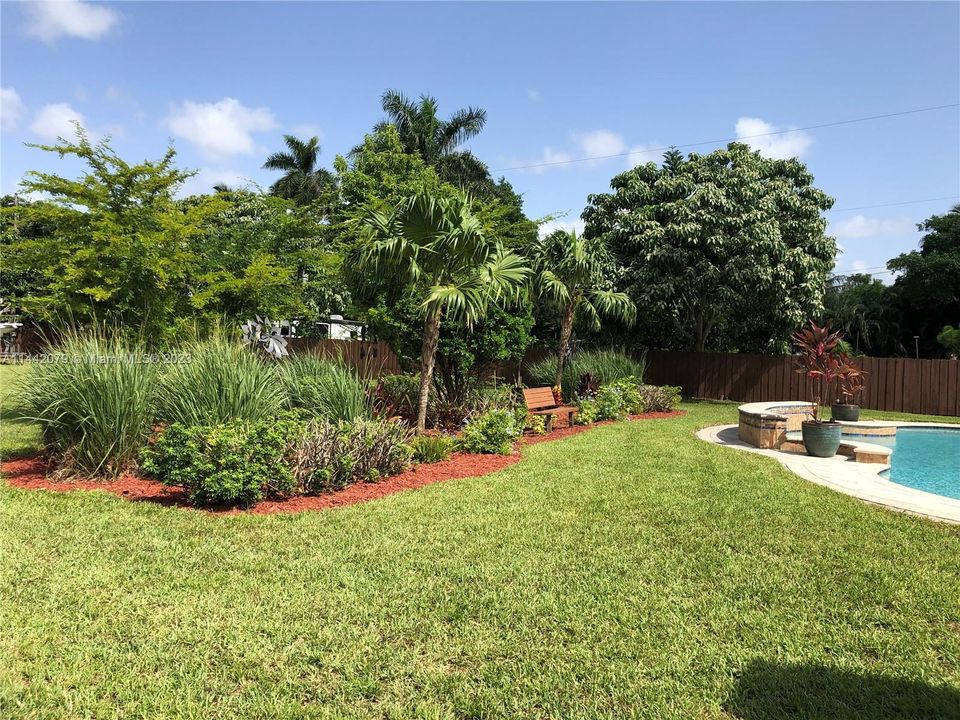 Recently Sold: $1,200,000 (4 beds, 2 baths, 2569 Square Feet)