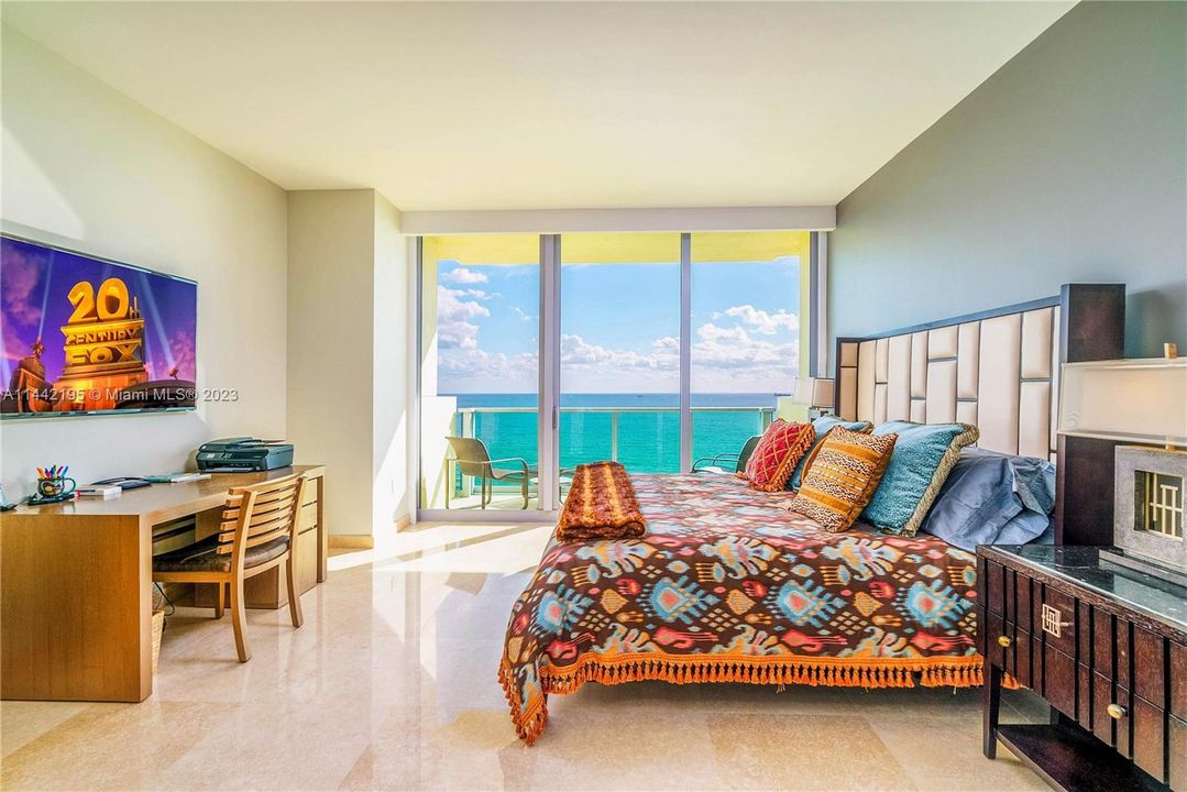 Vendido Recientemente: $4,995,000 (3 camas, 4 baños, 2250 Pies cuadrados)