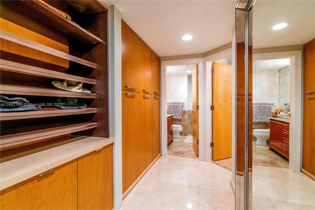 Vendido Recientemente: $4,995,000 (3 camas, 4 baños, 2250 Pies cuadrados)