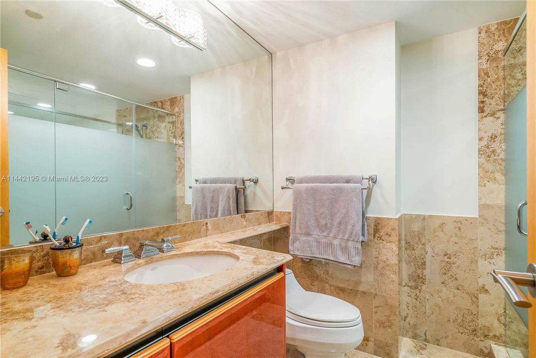 Vendido Recientemente: $4,995,000 (3 camas, 4 baños, 2250 Pies cuadrados)