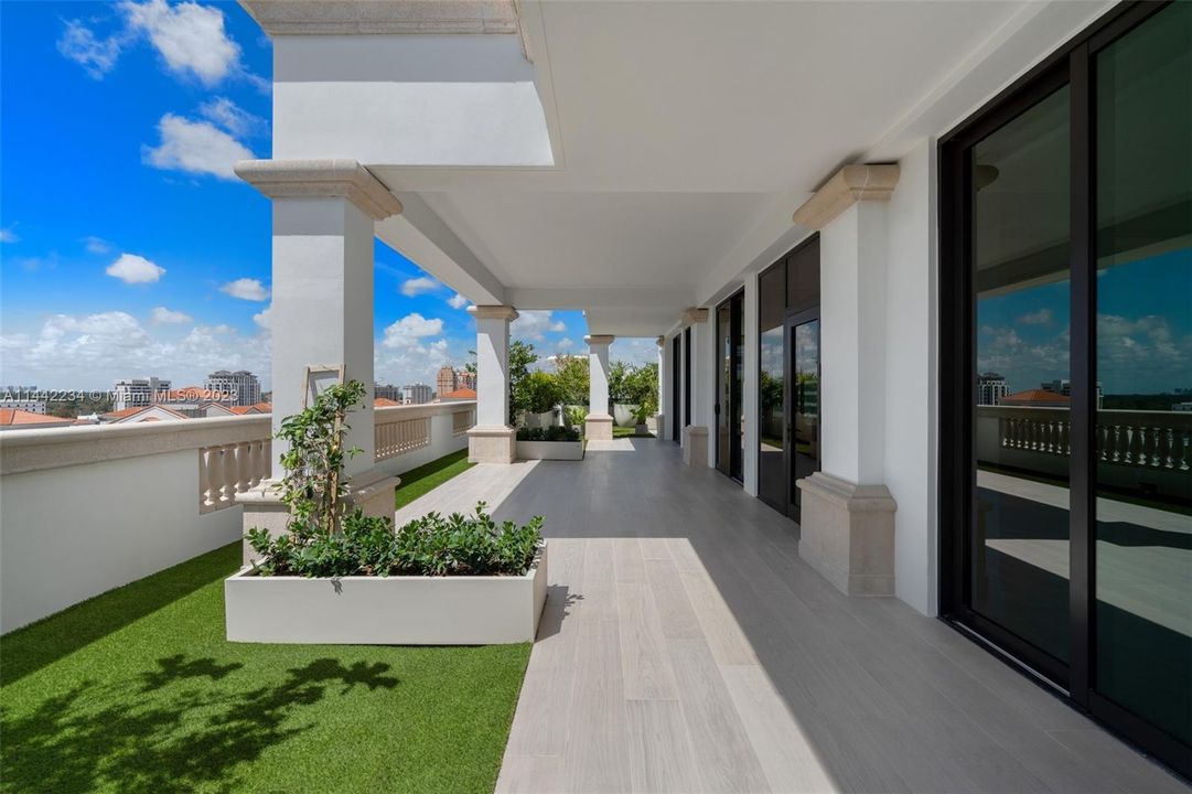 For Sale: $9,750,000 (4 beds, 4 baths, 4970 Square Feet)