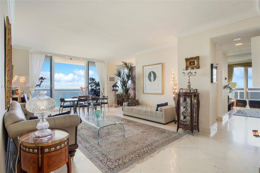 Recently Sold: $3,570,000 (3 beds, 3 baths, 1940 Square Feet)