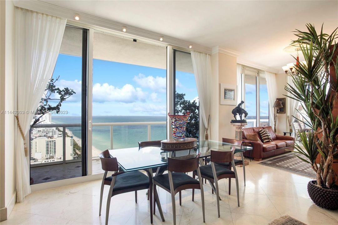 Recently Sold: $3,570,000 (3 beds, 3 baths, 1940 Square Feet)