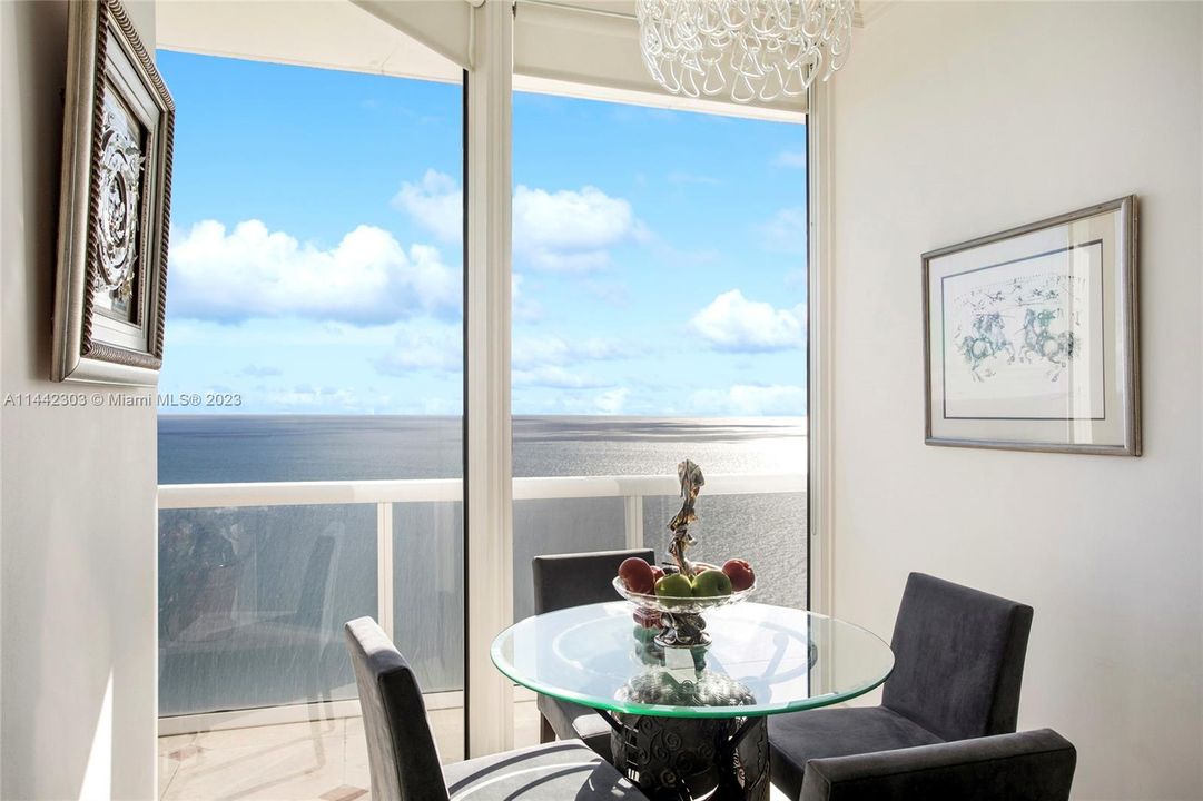 Recently Sold: $3,570,000 (3 beds, 3 baths, 1940 Square Feet)