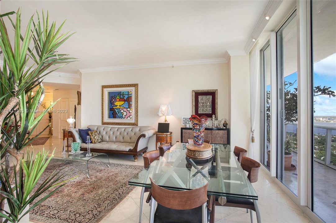 Recently Sold: $3,570,000 (3 beds, 3 baths, 1940 Square Feet)