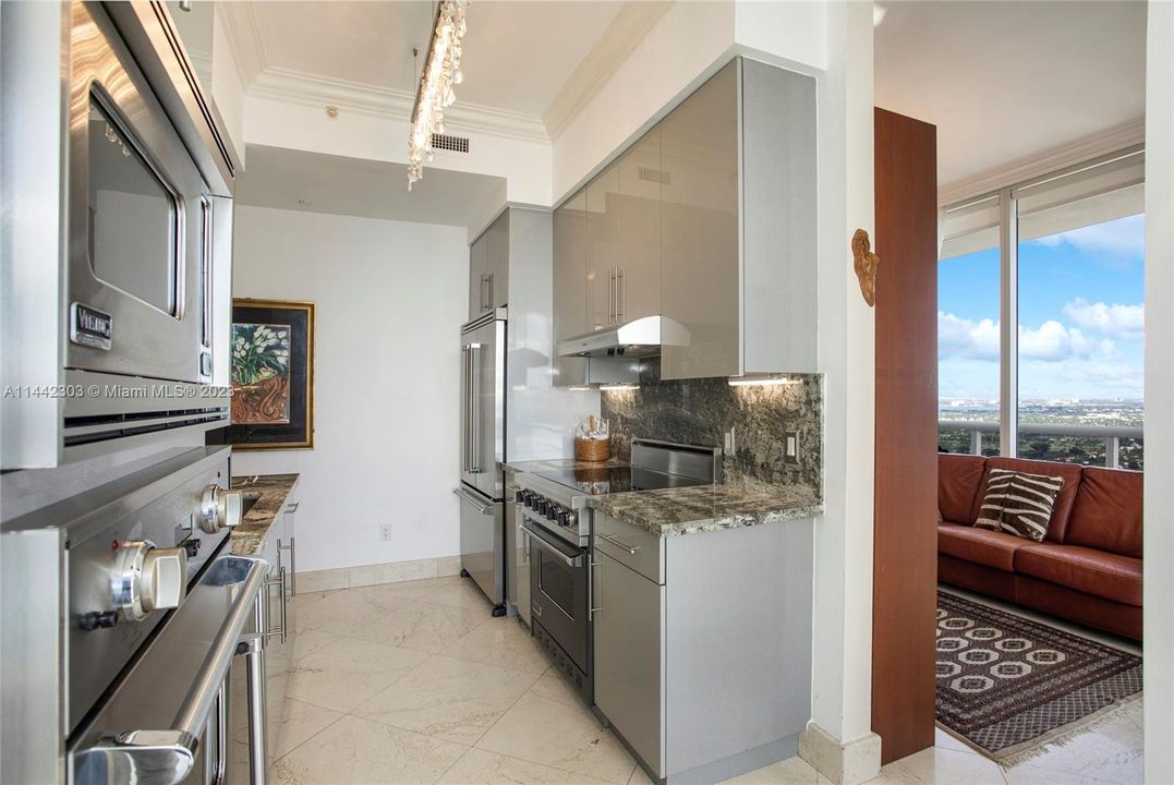 Recently Sold: $3,570,000 (3 beds, 3 baths, 1940 Square Feet)