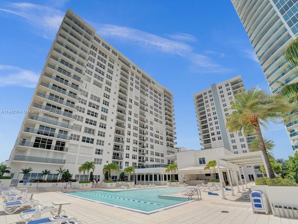 Recently Sold: $790,000 (2 beds, 2 baths, 1768 Square Feet)