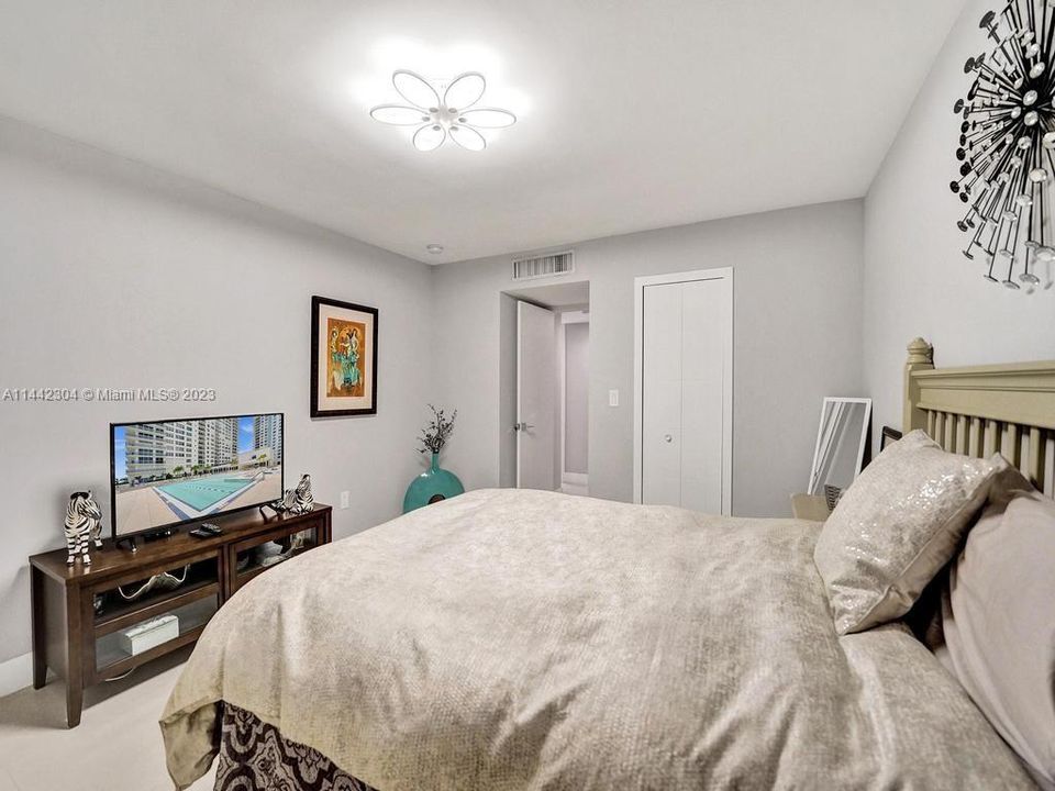 Recently Sold: $790,000 (2 beds, 2 baths, 1768 Square Feet)