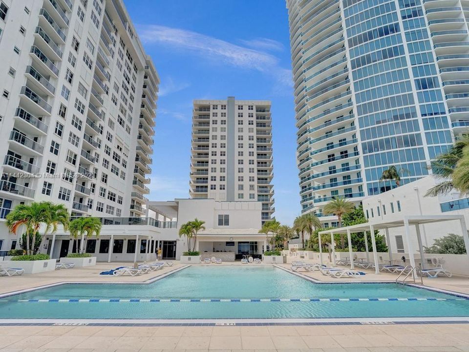 Recently Sold: $790,000 (2 beds, 2 baths, 1768 Square Feet)