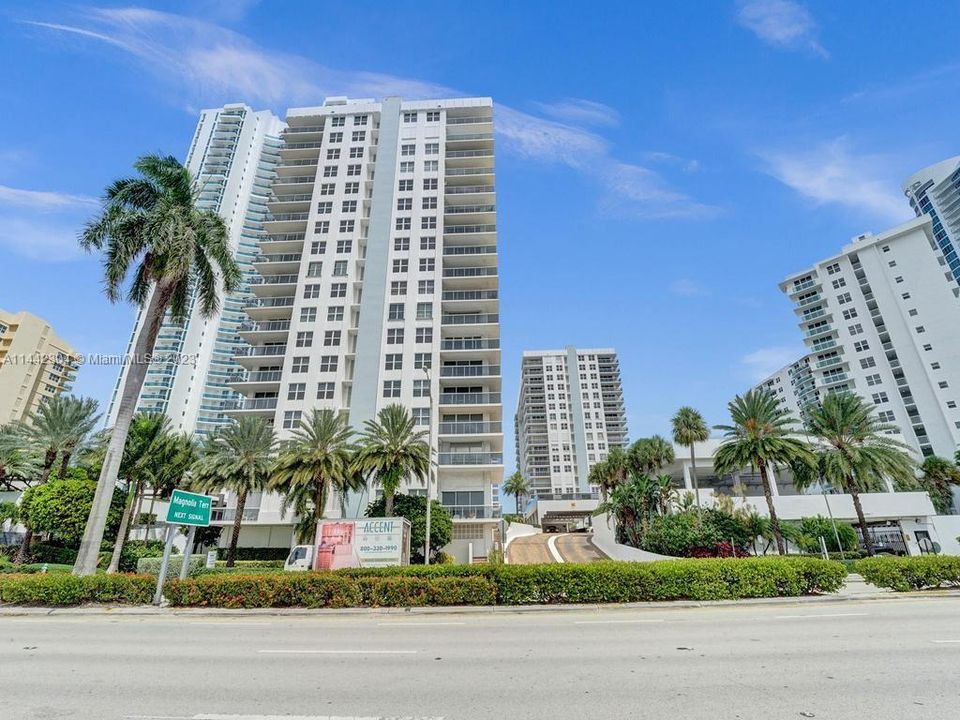 Recently Sold: $790,000 (2 beds, 2 baths, 1768 Square Feet)