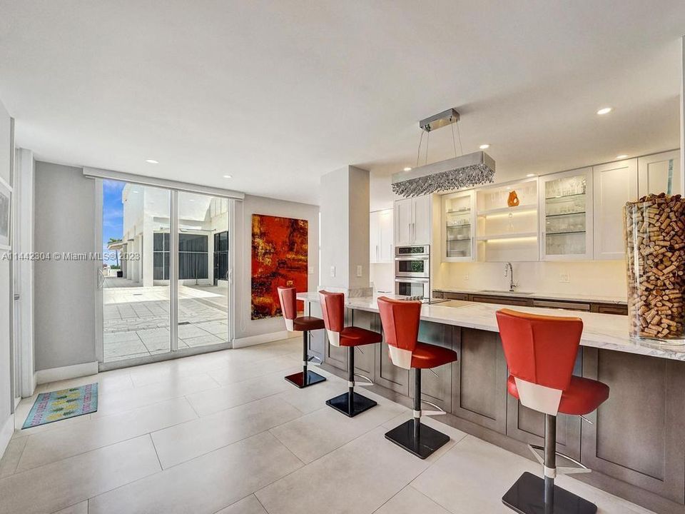 Recently Sold: $790,000 (2 beds, 2 baths, 1768 Square Feet)