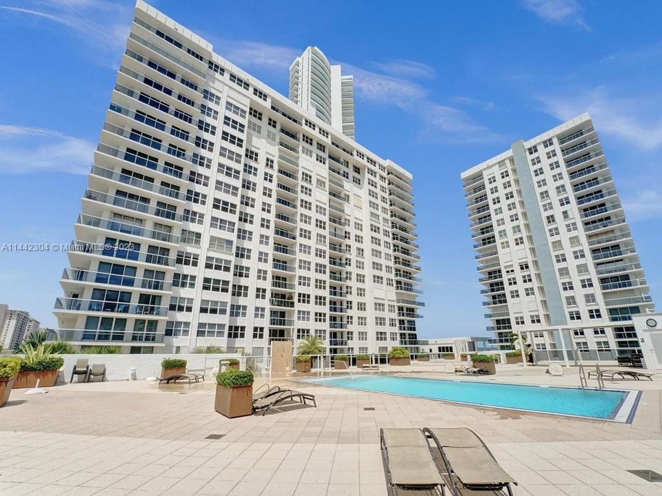 Recently Sold: $790,000 (2 beds, 2 baths, 1768 Square Feet)