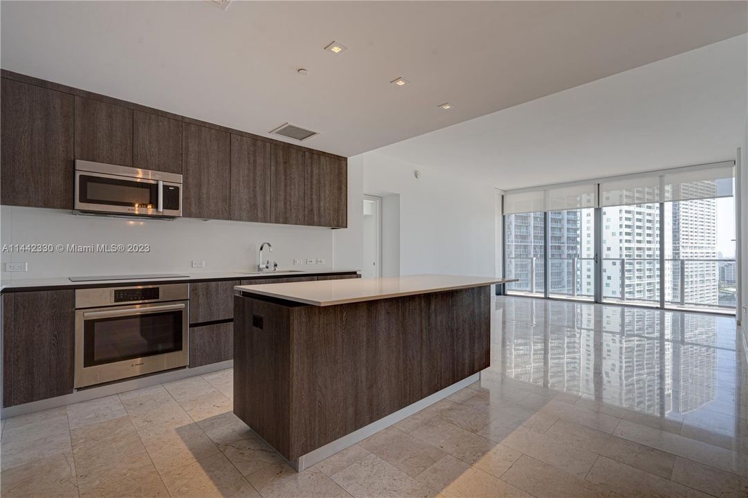 最近售出: $1,125,000 (2 贝兹, 2 浴室, 1244 平方英尺)