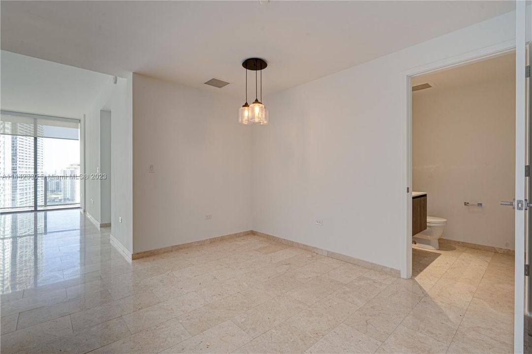 最近售出: $1,125,000 (2 贝兹, 2 浴室, 1244 平方英尺)