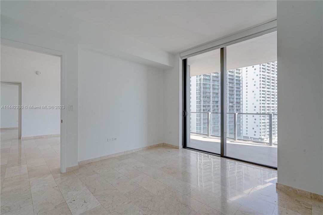 最近售出: $1,125,000 (2 贝兹, 2 浴室, 1244 平方英尺)