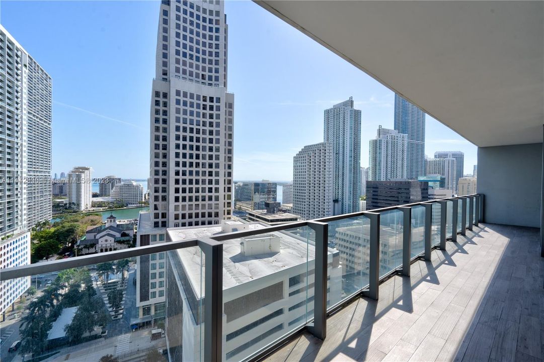 最近售出: $1,125,000 (2 贝兹, 2 浴室, 1244 平方英尺)