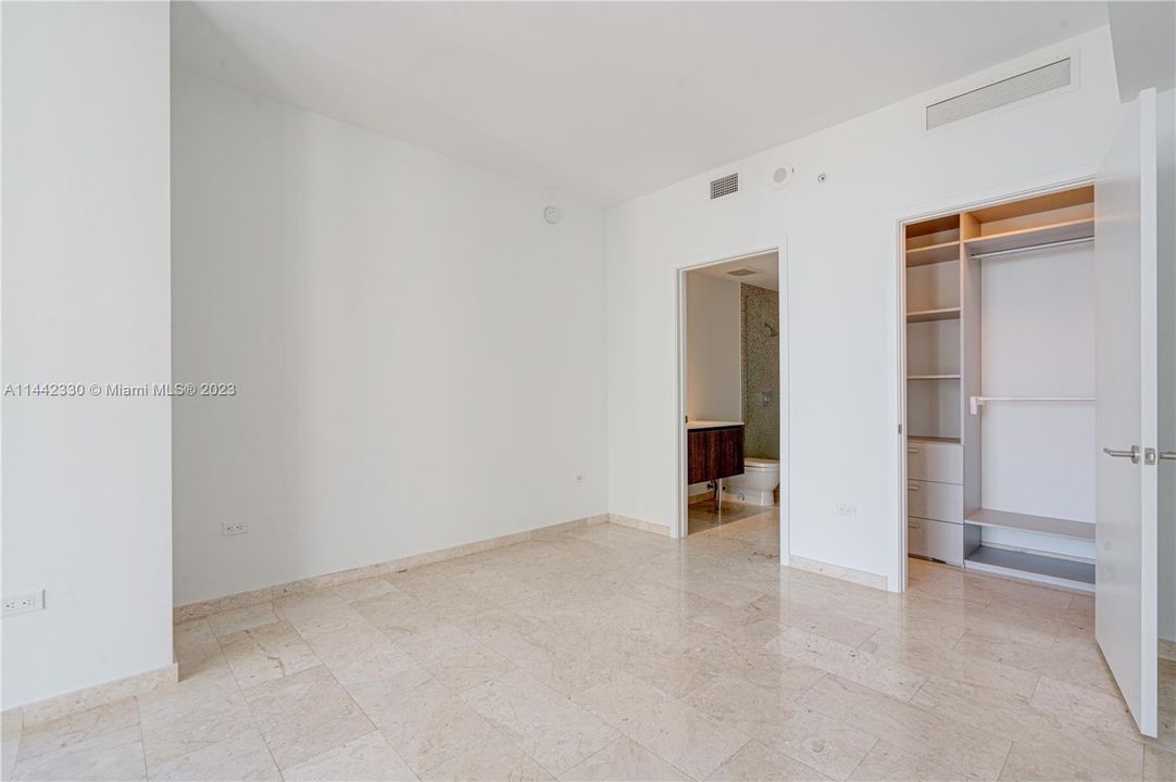 最近售出: $1,125,000 (2 贝兹, 2 浴室, 1244 平方英尺)