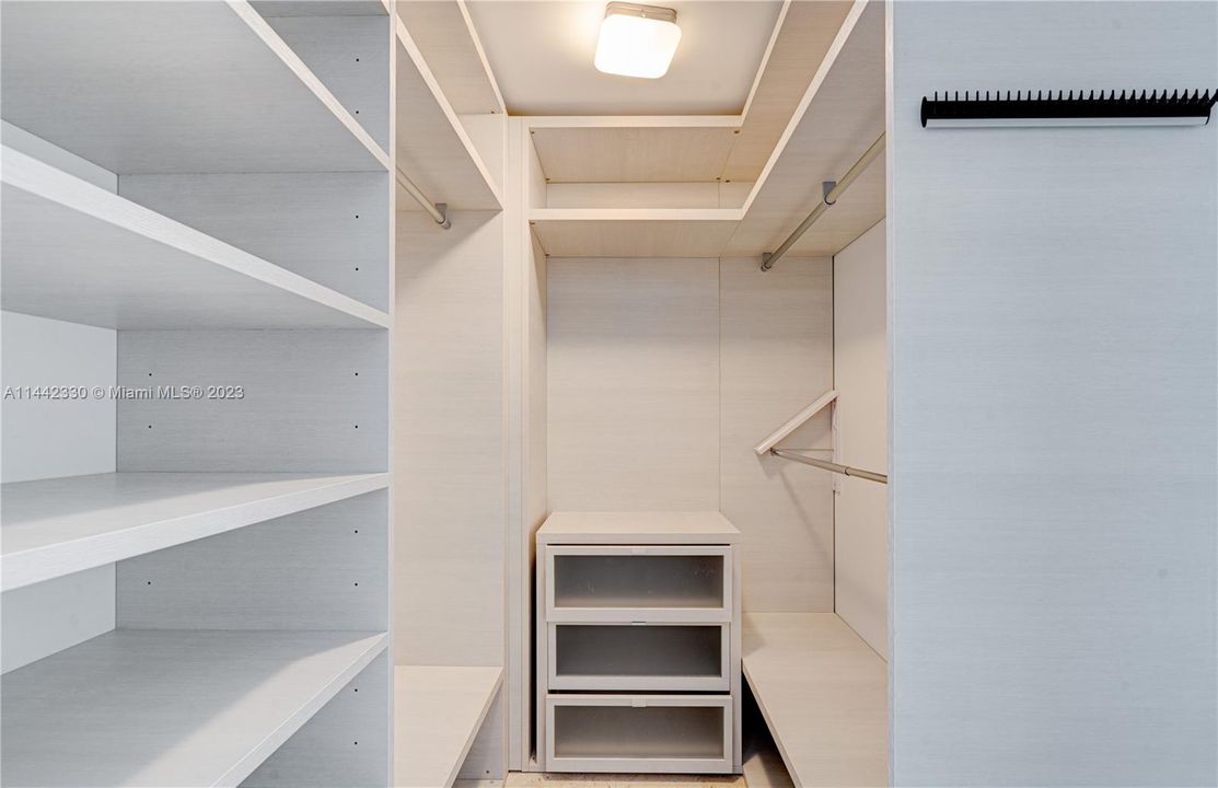 最近售出: $1,125,000 (2 贝兹, 2 浴室, 1244 平方英尺)