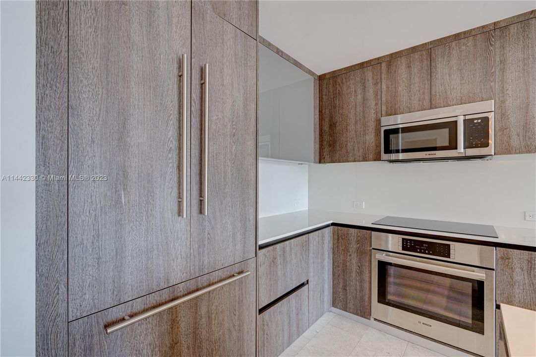 最近售出: $1,125,000 (2 贝兹, 2 浴室, 1244 平方英尺)