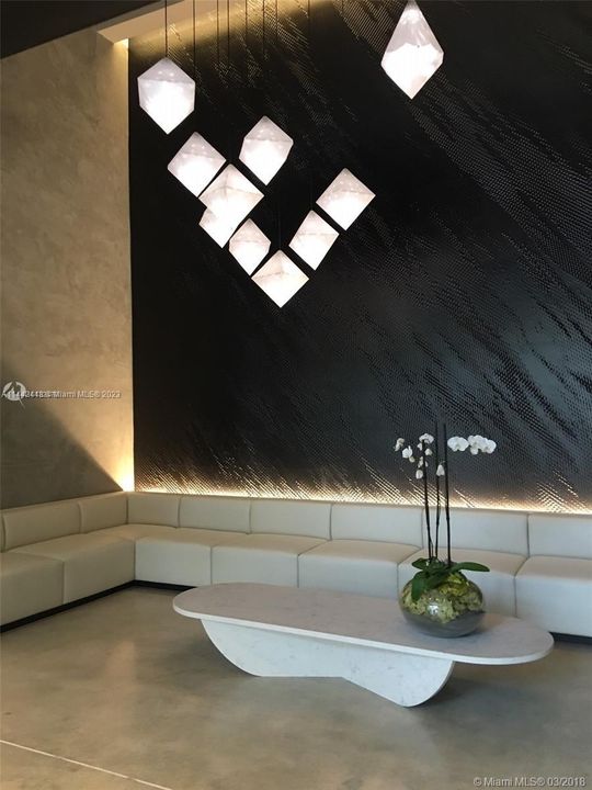 Recently Sold: $360,000 (1 beds, 1 baths, 526 Square Feet)