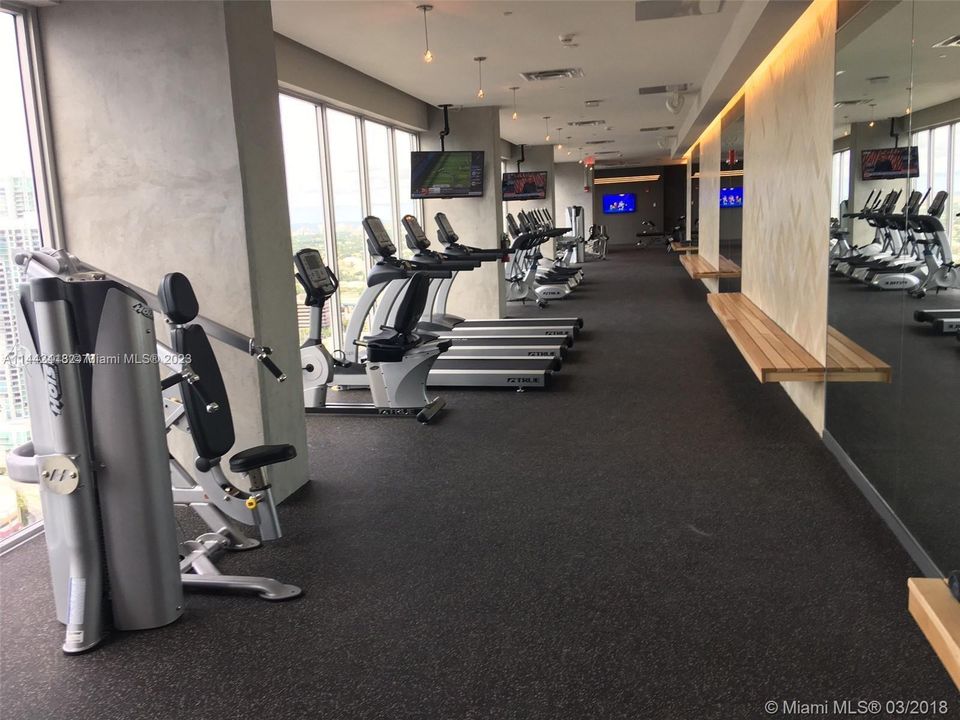 Recently Sold: $360,000 (1 beds, 1 baths, 526 Square Feet)