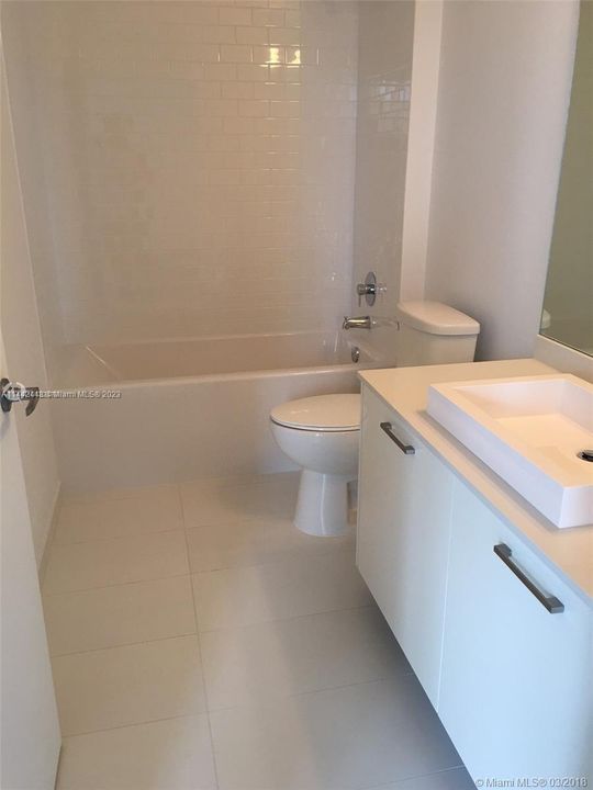 Recently Sold: $360,000 (1 beds, 1 baths, 526 Square Feet)