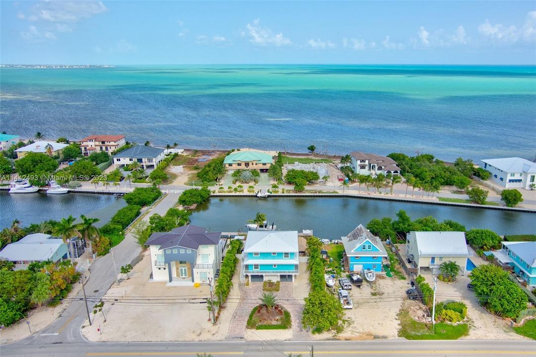 Recently Sold: $2,695,000 (4 beds, 3 baths, 2808 Square Feet)