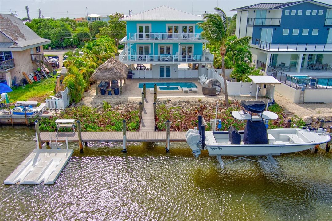 Recently Sold: $2,695,000 (4 beds, 3 baths, 2808 Square Feet)