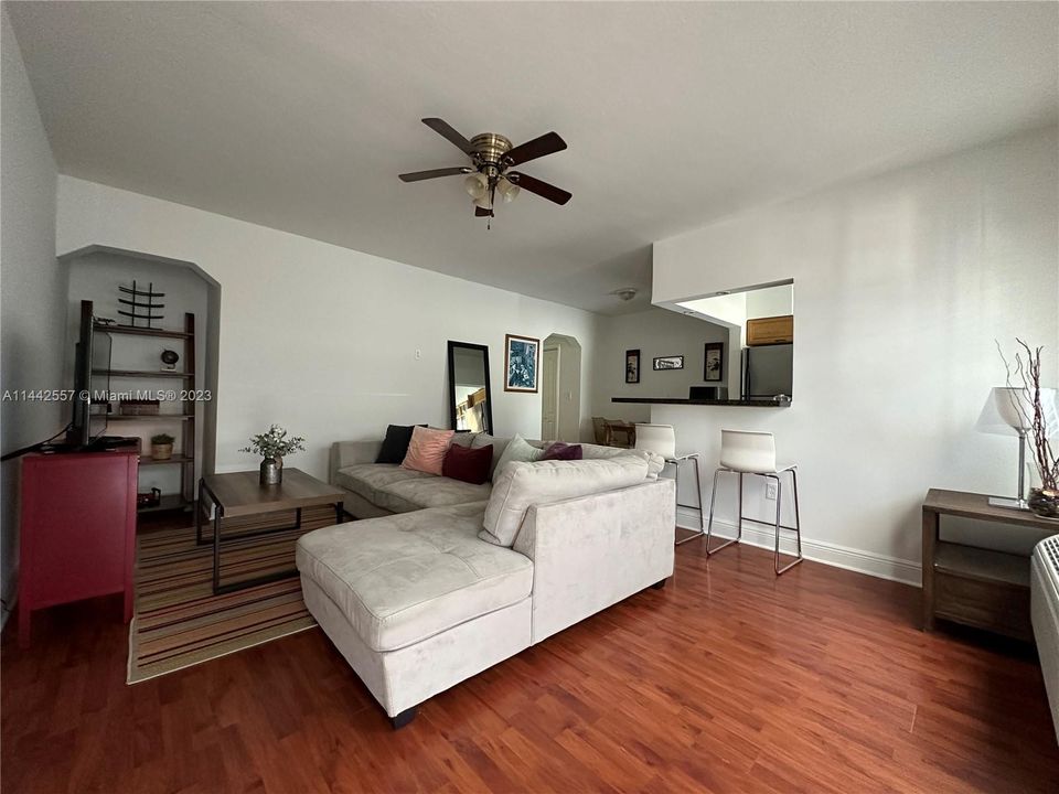 Vendido Recientemente: $220,000 (1 camas, 1 baños, 643 Pies cuadrados)