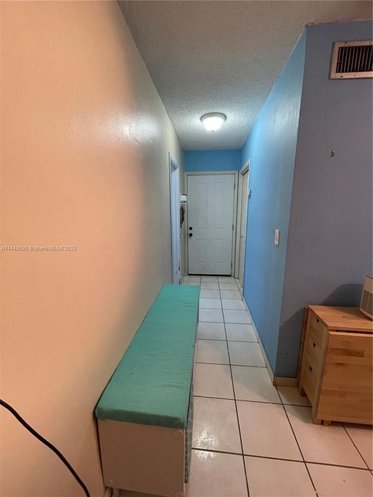 Active With Contract: $170,000 (0 beds, 1 baths, 450 Square Feet)